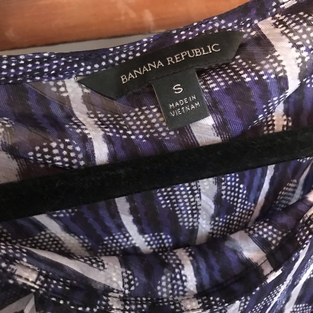 Banana Republic Flowy Top (S) Like New - Picture 2 of 5